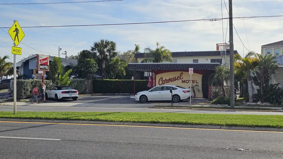Carousel Motel