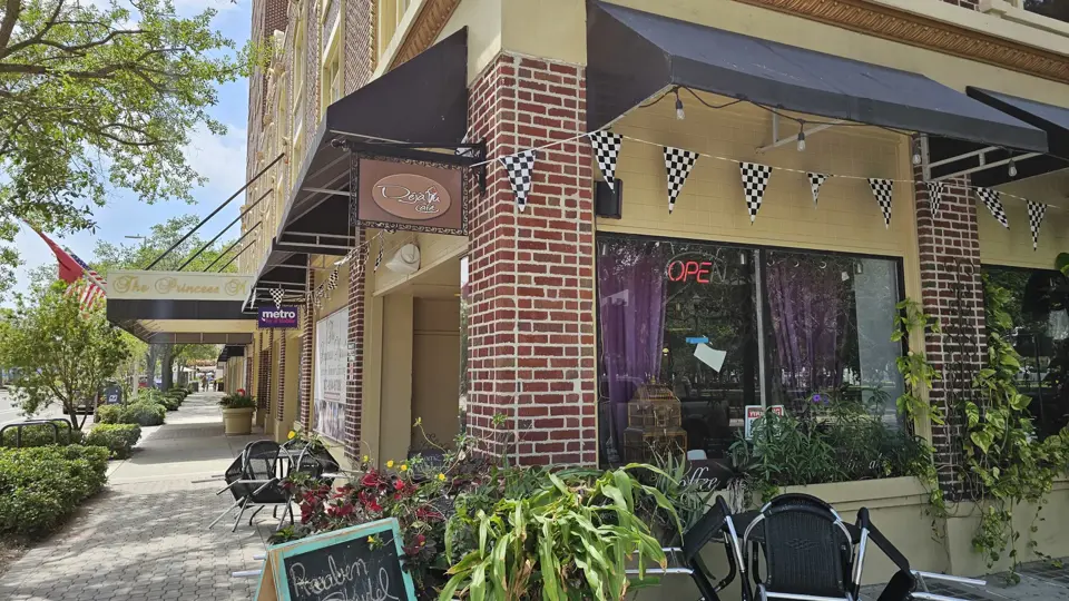 Déjà Vu Café