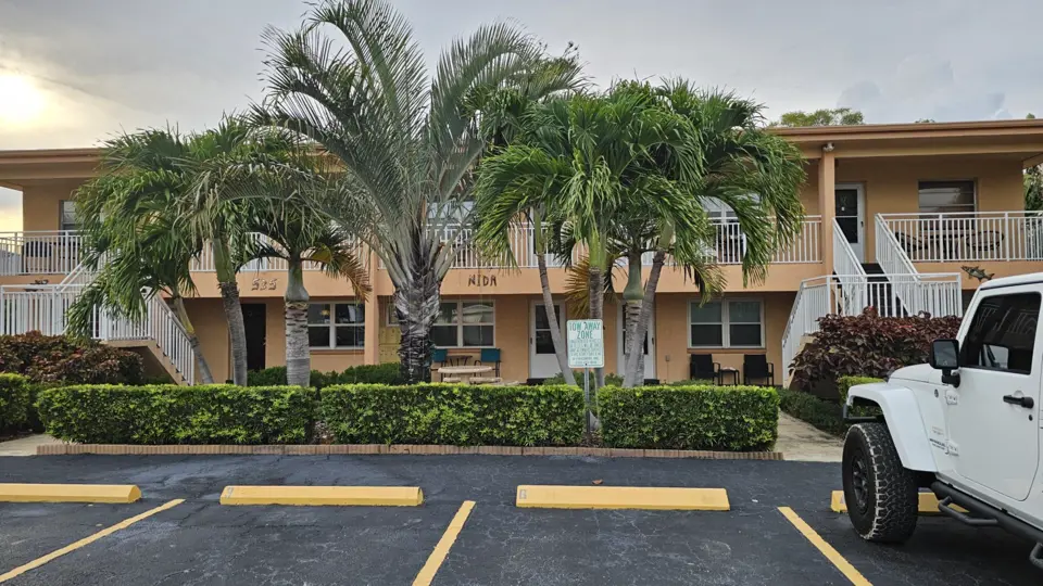 Osiris Motel & Apartments
