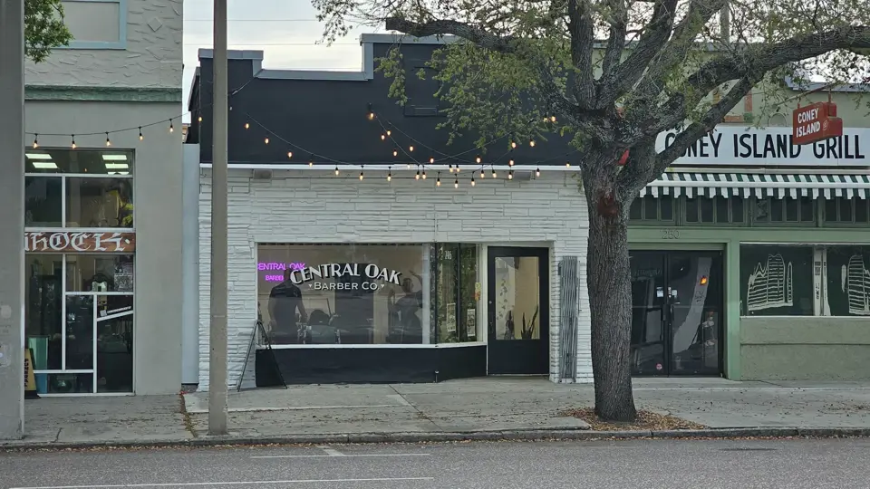 Central Oak Barber Co