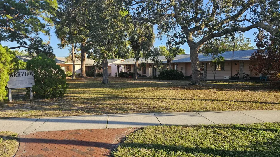 Parkview Motel & Apartments