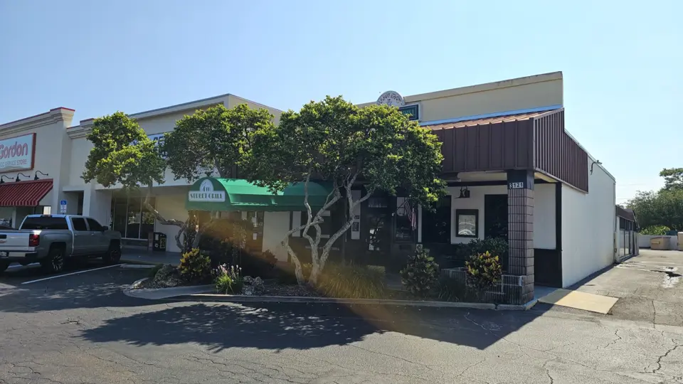 Harvey's 4th Street Grill