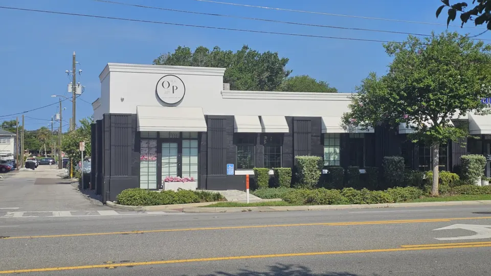 Olivia Poppy Salon