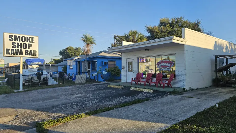 Johnny's Smokeshop & Kava Bar