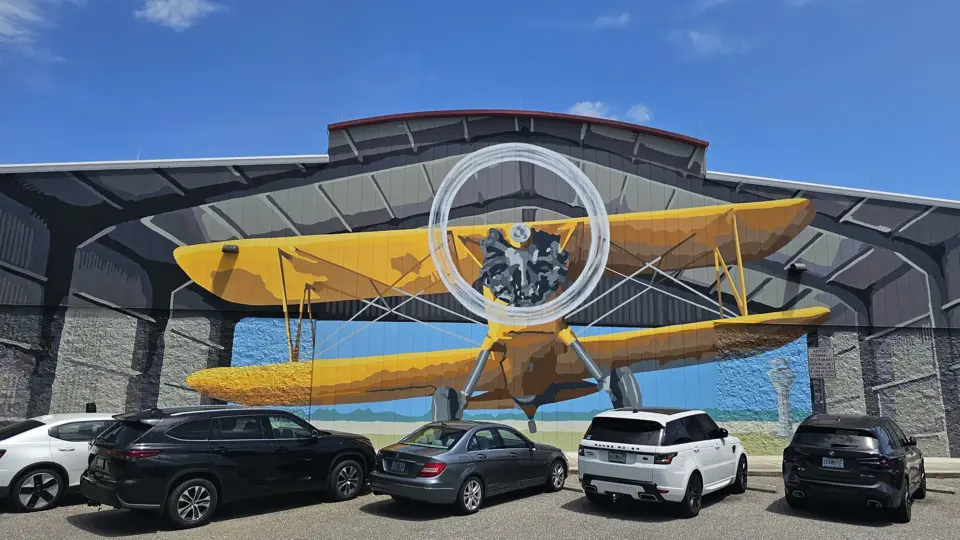 Albert Whitted Airport - Hangar