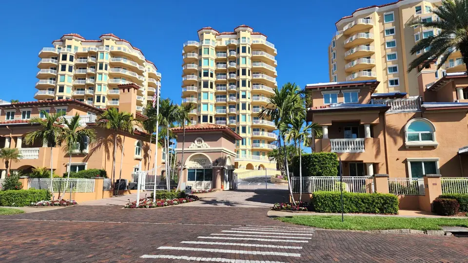 Vinoy Place