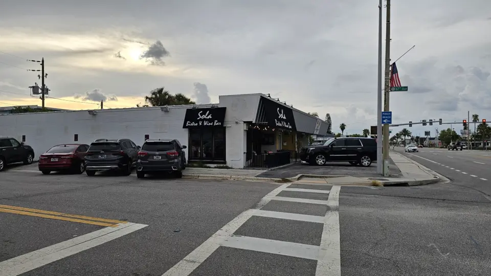 Sola Bistro & Wine Bar