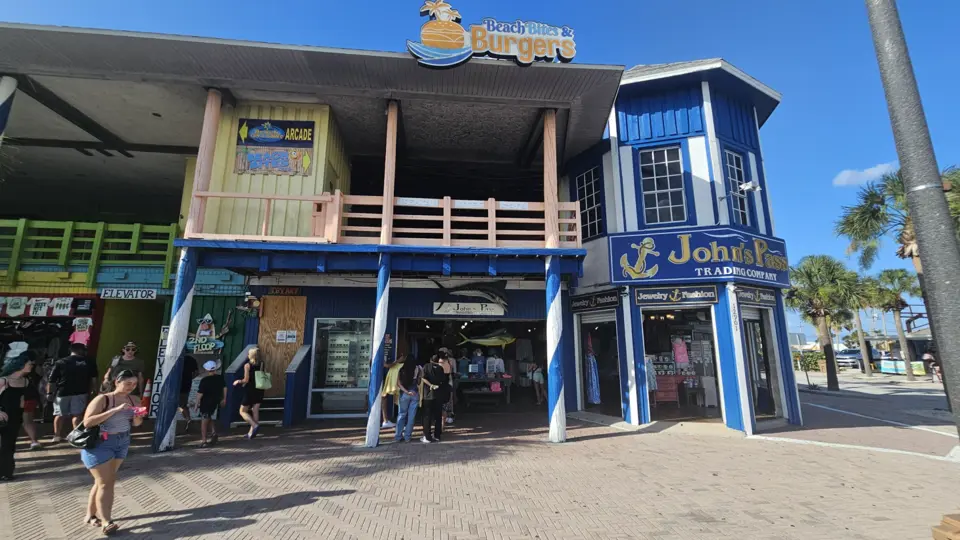 Beach Bites & Burgers