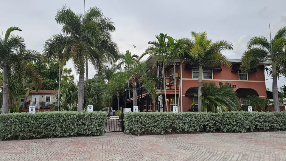 Blue Skies Apartments in St. Pete Beach