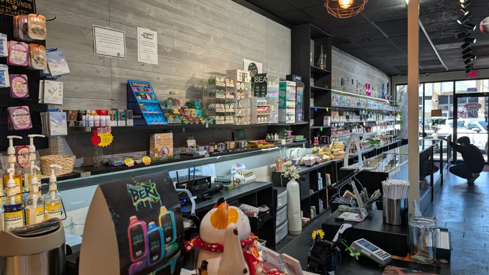 Johnny's Smoke Shop & Kava Bar Central